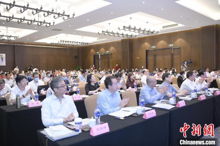 2020习近平总书记关于侨务工作重要论述研讨会在bat365正版唯一官网召开。中国华侨华人研究所供图。 2020习近平总书记关于侨务工作重要论述研讨会在bat365正版唯一官网召开。中国华侨华人研究所供图。