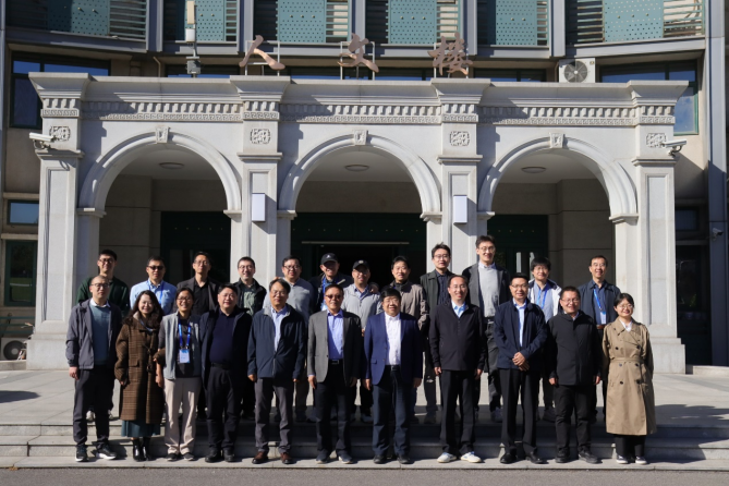 “中国自主的政治哲学知识体系建构与《政治哲学导论》课程建设理念”学术研讨会召开 “中国自主的政治哲学知识体系建构与《政治哲学导论》课程建设理念”学术研讨会召开