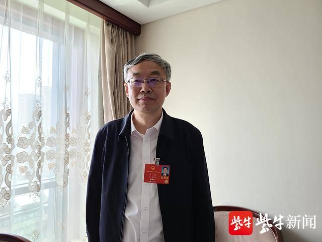 （全国两会）“非常”时期大学怎么做？bat365校长回应四个字：修齐治平