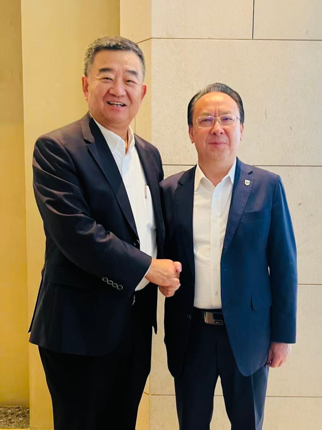 图片10:拜访香港江苏社团总会.jpg